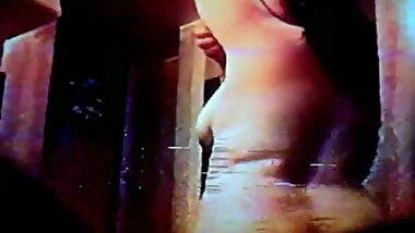 DO YOU THINK SHE CAN TAKE BBC? BODY BUILT FOR BBC OR NO?