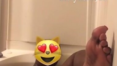 Ebony Rubs Clit during Bath - full vid on Only Fans