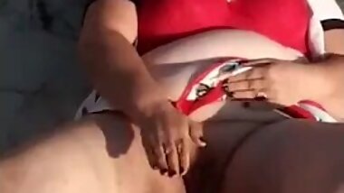 Masturbacao em praia publica