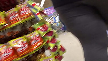 Asstounding nutrageous black granny bbw throwing booty walk