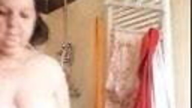 BBW showering. Viber 2