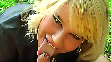 Chubby huge tits girl blows outdoors