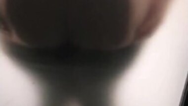 ( exhibitionist ) exposing my phat ass against a shop window !