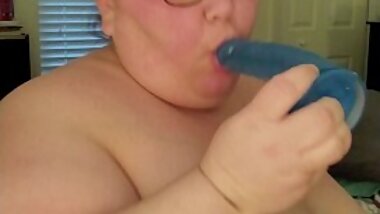 SSBBW fucks fat pussy with dildo