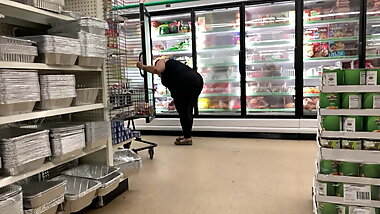 Bbw Mexican mommy sexy big booty bending