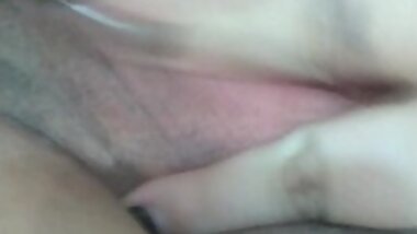Making this pink pussy cum