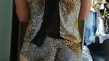 Big butt bbw milf in shorts