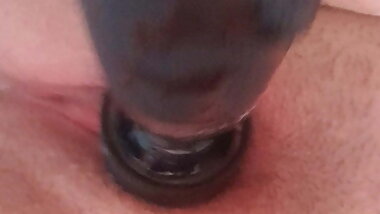 Squirting on my vibrator