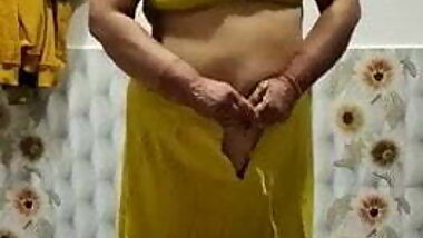 Indian Mature Aunty Changing Clothes