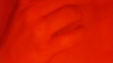 Moanin' under red light.