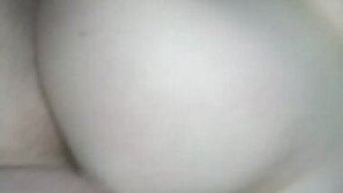 Alabama wife fucks tinder date lets him cum on her face when husbands at work