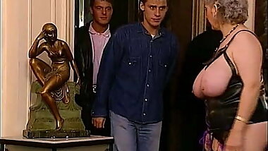 Omi ist die Schaerfste