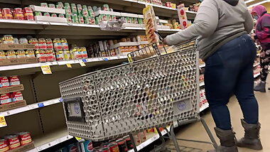 Two sexy black bbws sexy big booties posing