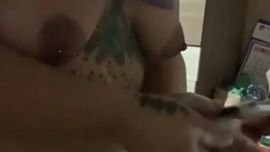 nymphet washing dishes