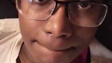 Ebony bbw coming over her finger