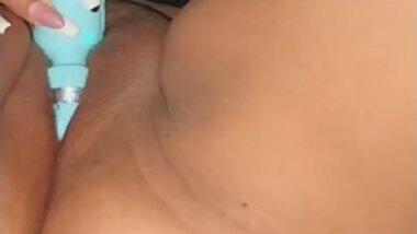 No hands masturbation (cums at the end)