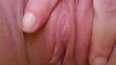 Wet pussy ASMR Up close and NEEDING cock. Juicy, hot, MILF cum. Fuck me in the comments. Stacey38G