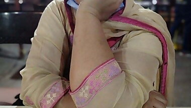 Pakistani Aunty housewife