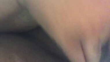 Fingering this pussy early morning