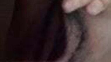 Juicy pussy fingering deep