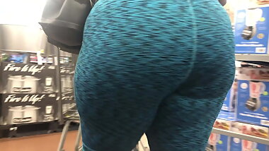 Fat Black ass on leggings