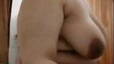 3 aflam fe wa7d le almoms bent elmansoura