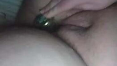 Bbw uk milf takes bottle in pussy