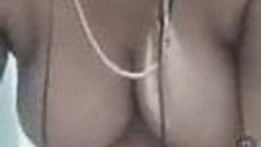 Tamil tango aunty dirty talk fingering pussy..2