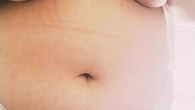 I LOVE PLAYING WITH MY BIG BOOBIES