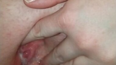 BBW plays with pussy and cums
