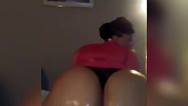 Ssbbw/bbw big monster booty redbone oil up ass clapping big monster booty
