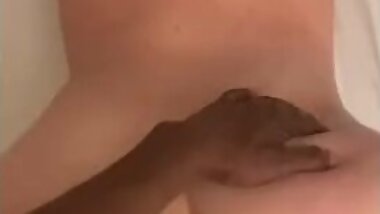 Bbw Latina throws it back on it