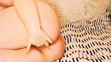 Bbw Goldie Starr fingering her wet pussy doggy