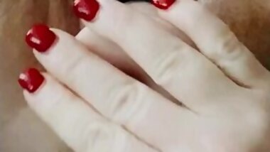 SSBW Lesbian Cums While Verbal Girlfriend Pounds Her With Huge Dildo