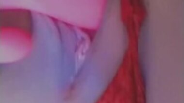 Baby sitter sneaks around to masturbate