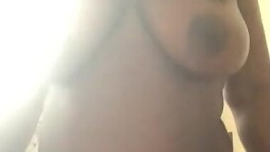 Bbw Ebony fucks dildo