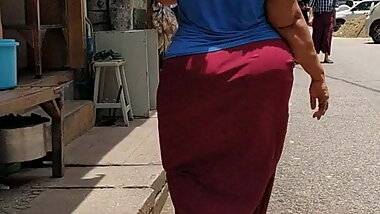 Gigantic Jiggle Booty#2