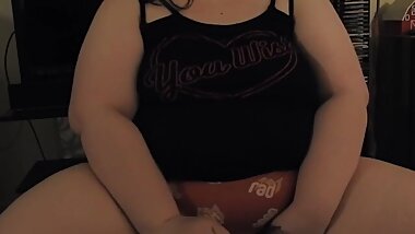 BBW Plays a Little and Shows Off