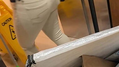 Mami had a nice wide ass