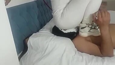 facesitting arab salve in yoga pants الجلوس_على_الوجه