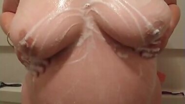 BBW MILF WASHING NEIGHBORS SONS CUM OFF HER PUSSY ANS BOOBS