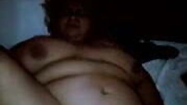 Senora panzona haciendolo