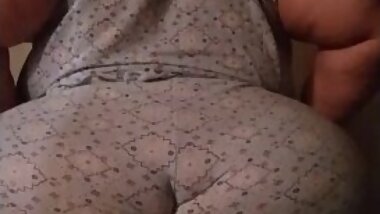 Mz_ssbbw shakes ass in tight booty shorts