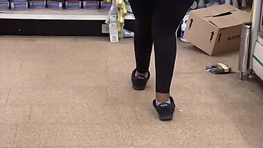 All Black Wobbly Booty