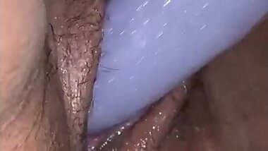 Close up fat creamy pussy play