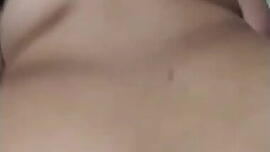 Breaking honey back.