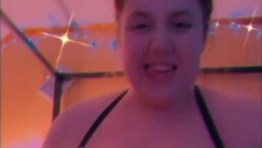 Big girl plays with her self in new panties