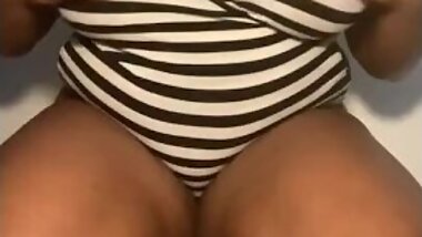 Juicy lips Sucking dildos and pussy play