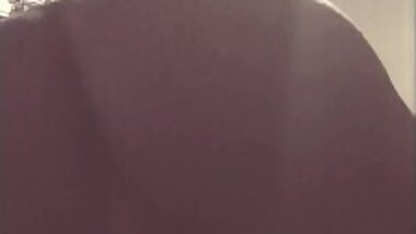 Stretching my tight pussy