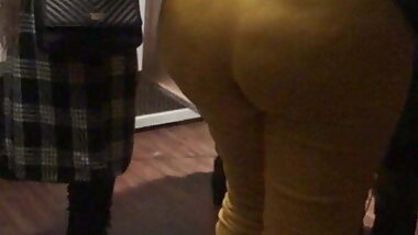 Monster booty in yellow leggings